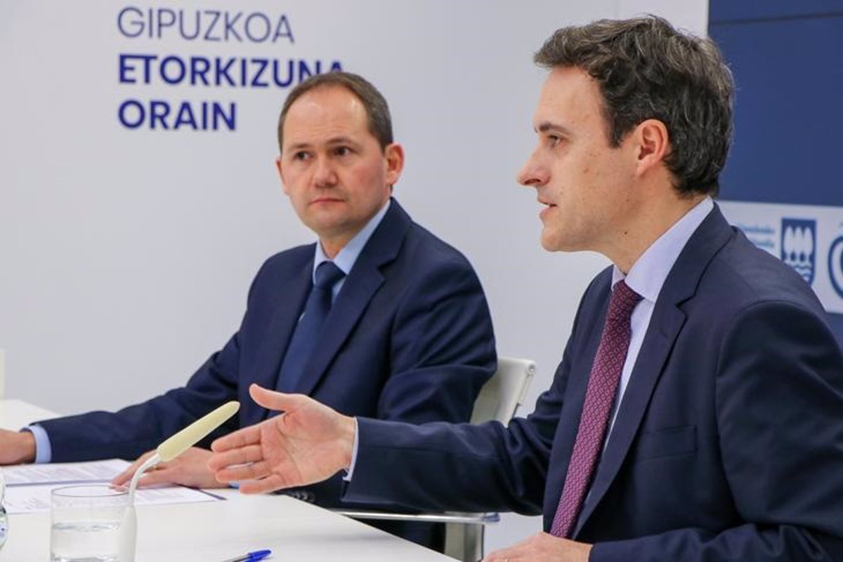 MasDUnoGipuzkoa's tweet image. Con Eduardo Yañez
Más de uno Gipuzkoa 08/07/2024 onx.la/81177
@Gipuzkoa #Renta2023
@nanoGUNE #QuantumHardware
@MugikortasunGip @MugiSistema 
#Beteranak #Aurori
#JosebaBouteta #DoblePala
#TertuliaMunicipal @jon_insausti @Cristina_Lage @BorjaCorominas @victorlasa