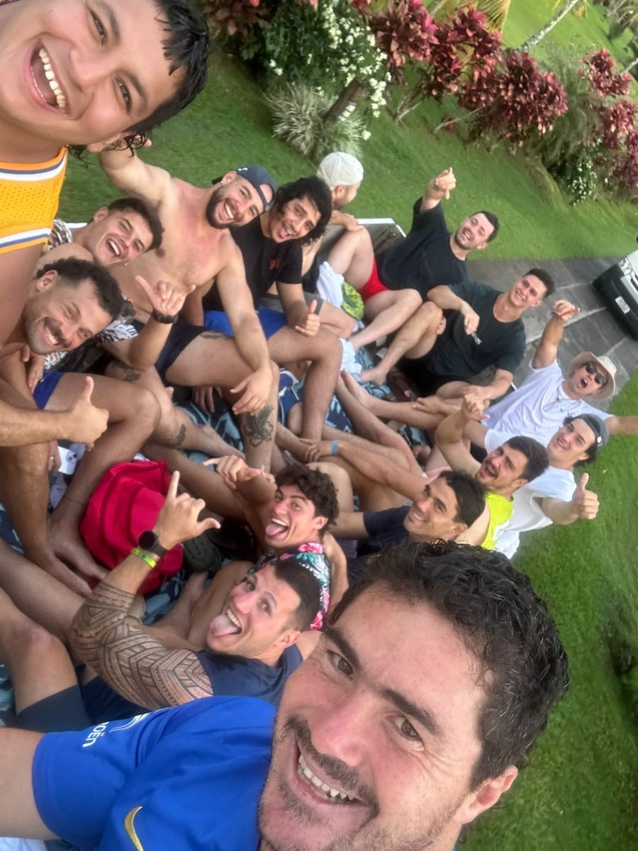 Integrándonos en la cultura samoana 🌷🇼🇸 

#LoQueNosUne | #LosLeones