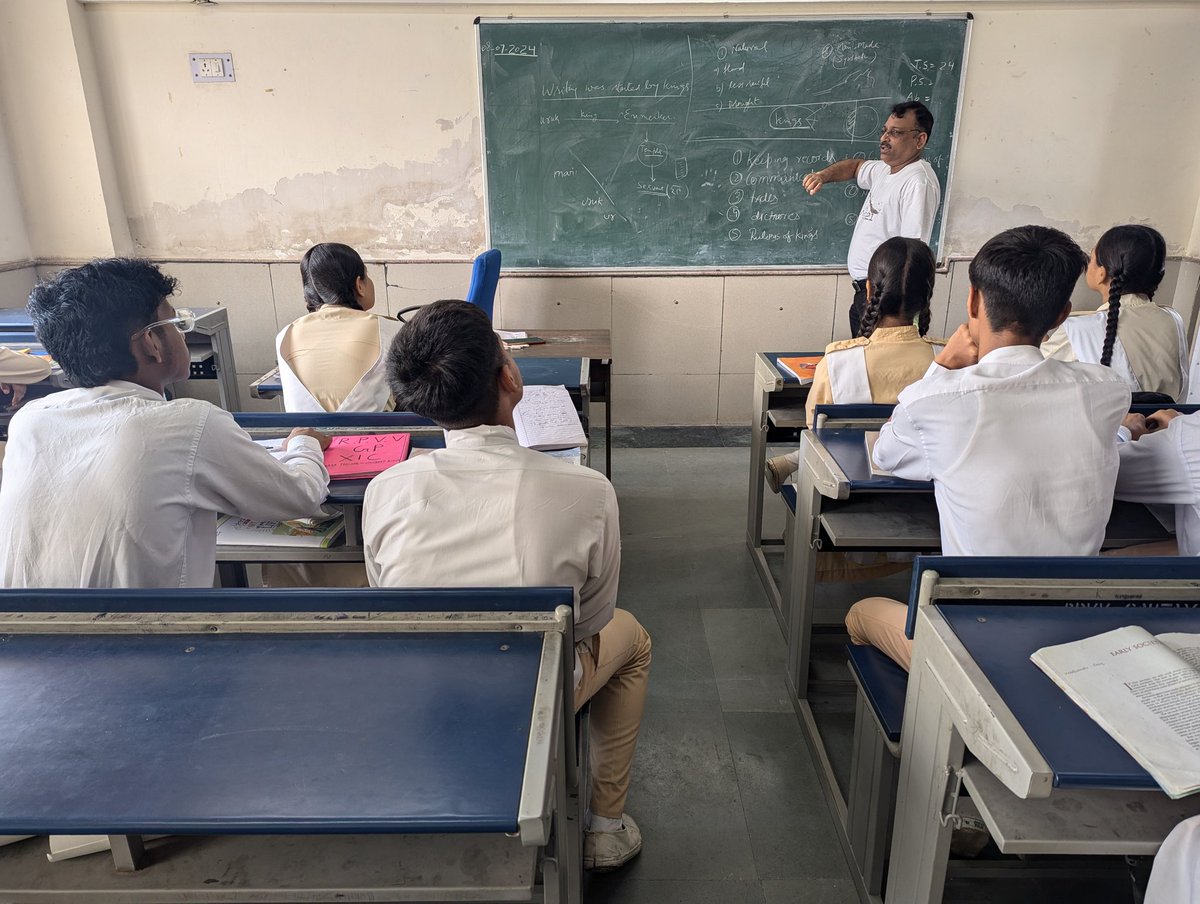 SemaltyRakesh's tweet image. #CompetencyBasedAssessment has 50% stake in our 
#SummativeAssessment now 

To prepare students for tackling the #HigherOrderThinkingQuestions, schools need to change both,the pedagogy &amp;amp; the format of #FormativeAssessment
Take students beyond boundaries of books
@NIEPA_Official
