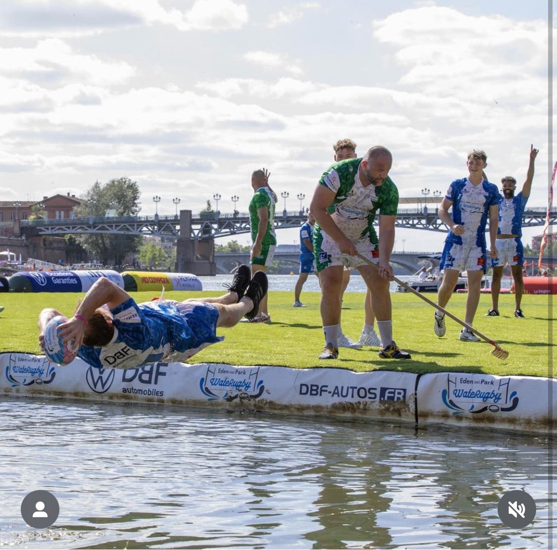 Aucun Photoshop !! 🤷‍♂️🤣🤣
<a href="/WateRugby/">Eden Park WateRugby 🏉💦</a>