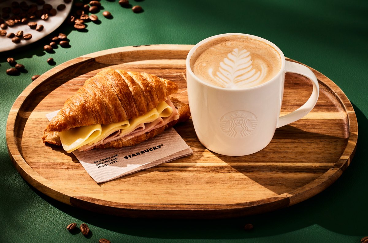 Volvió el duo perfecto para tus mañanas 🌞 Ven a nuestras tiendas y pide tu 🥐☕ Latte alto + Croissant por $13.900 📍 Mostrando este post en caja al momento de hacer tu pedido!!⁣
⁣
#MomentosSBX #CombinacionesPerfectas #MiNuevoFavorito #Latte ⁣⁣

*Aplican T&amp;C