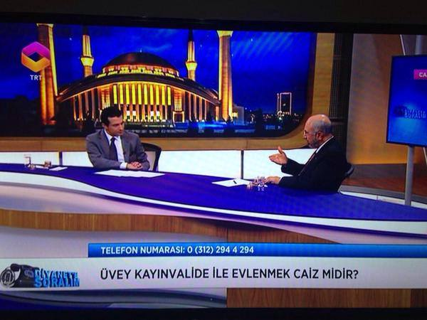 Uzaktan_Gelen__'s tweet photo. İyi günler sayın seyirciler. "Bugün Kimi Zikebiliriz" programına hoşgeldiniz. Bugün ki konumuz: Üvey kayınvalide.