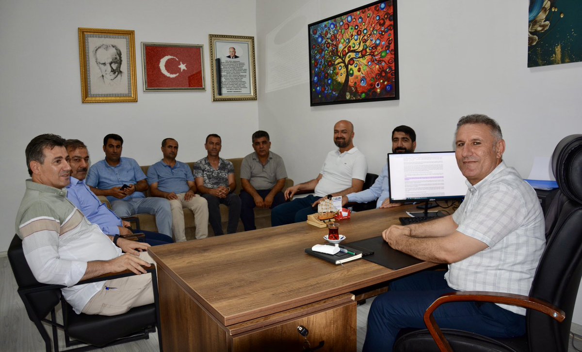 demirmehmet02's tweet photo. Besni Belediye Başkan Yardımcısı ve Sendikamızın Besni Eskimez Başkanı Sayın Halil Karakuş’u, Besni İlçe Teşkilatımız ile birlikte ziyaret ettik.

Değerli Başkanımıza; heyetimize ilgisi, duyarlılığı ve hoş sohbeti dolayısıyla teşekkür ediyorum. @rehberhalil https://t.co/7BbcfyORoU