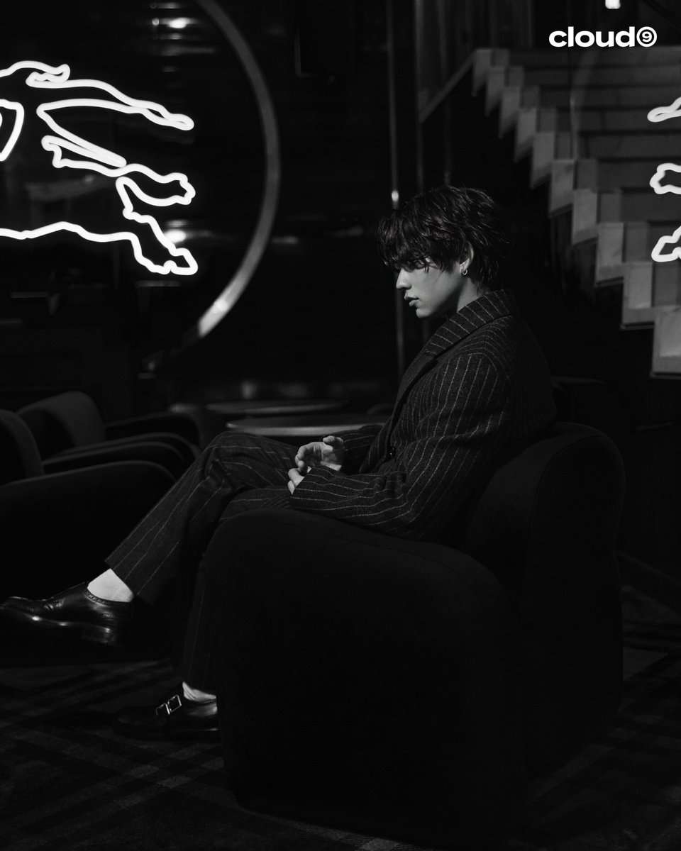 STEPPING OUT IN BURBERRY, WHERE SOPHISTICATION MEETS THE KNIGHT BAR GLOW.

#BurberryKnightBarxBRIGHT
#BurberryxBRIGHT
#Burberry
#bbrightvc
#Cloud9Ent