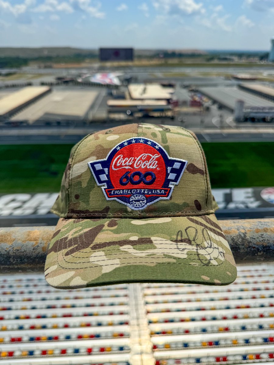 CLTMotorSpdwy's tweet photo. Wow, look at what just came across our desk. 🫨

RETWEET for a chance to win a signed @Chris_Buescher hat! ✍️ 🔁 https://t.co/VwG6jax6Lj