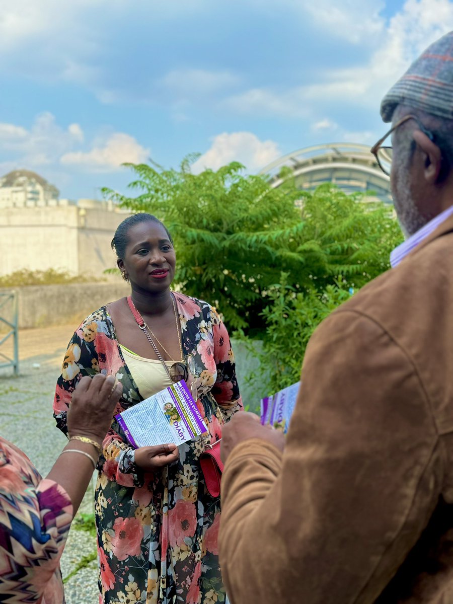 Sur le terrain aujourd'hui, à l'écoute de chacun d'entre vous. Votre voix est essentielle et je suis déterminée à vous représenter fidèlement. #LegislativesAnticipées2024 #ÀVotreÉcoute