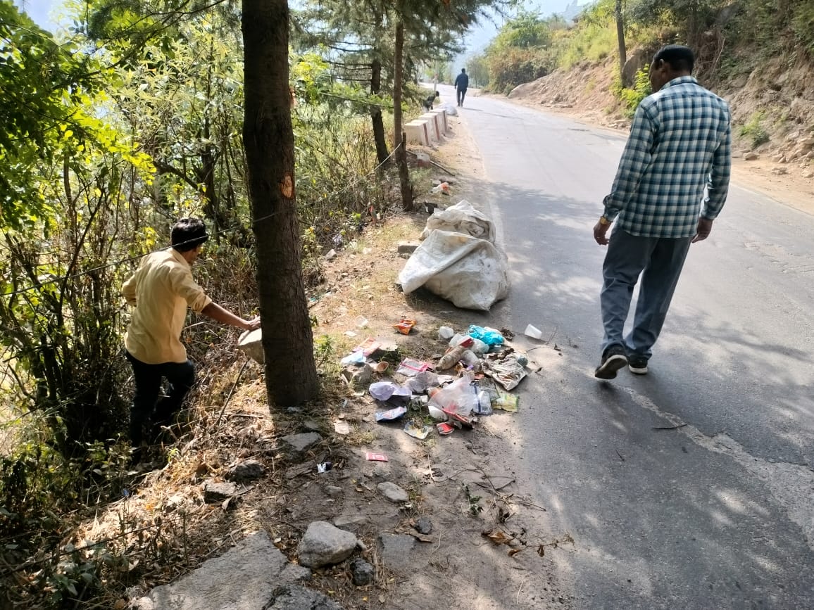 JoshimathP's tweet photo. नगर पालिका परिषद जोशीमठ द्वारा इस वित्तीय वर्ष 2023-24 मैं अजैविक कूडे से प्राप्त आय 
 वित्तीय वर्ष 2023-24 मैं कुल रु0*15,92,748* 
 *वित्तीय वर्ष 2024-25* 
 *योग-रु0 - 3,60,054
कुल आय -1,03,86,216 (एक करोड़ तीन लाख छियासी हज़ार दो सौ सोलह रुपये मात्र)
@UDDUttarakhand @DmChamoli https://t.co/iSWqaPuKDM
