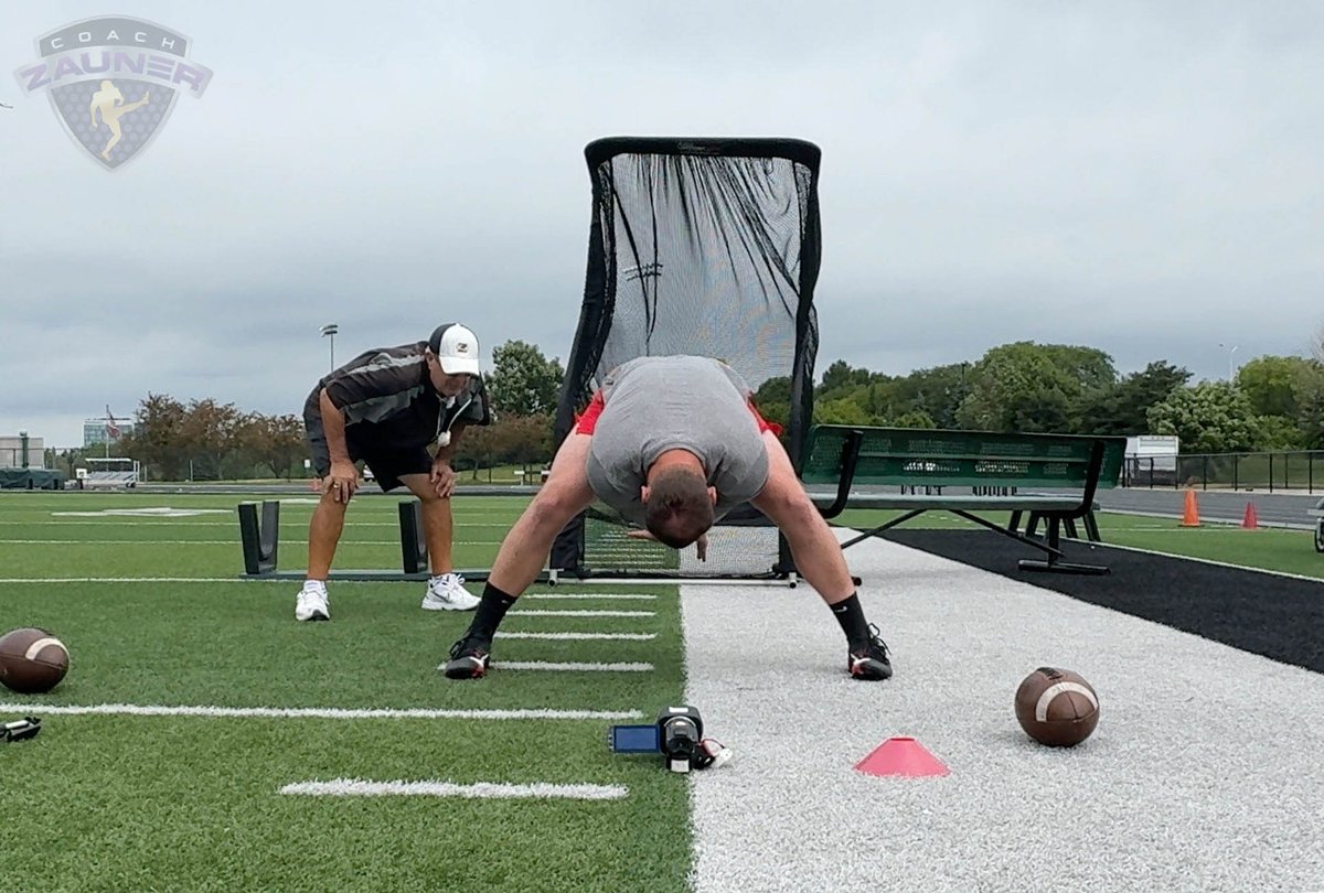 CoachZauner's tweet photo. Just finished a 1 on 1 Snapping Lesson with Peyton Cramer (Illinois St.), here in Milwaukee.  Peyton came to Milwaukee to work on his Consistency and the 'Art of Snapping "Perfect Laces".  By the end of the lesson Peyton was money at 7 1/2 yards.  Mission Accomplished! https://t.co/8OQx3KjIyw