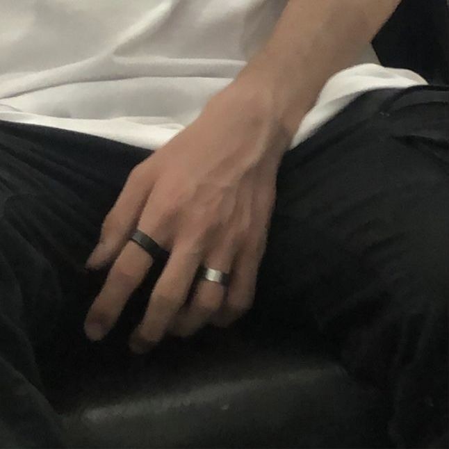 casswarrn's tweet photo. ⠀
⠀⠀⠀⠀⠀ ⠀⠀:⠀𝙘𝙡𝙤𝙨𝙚 𝙮𝙤𝙪𝙧 𝙚𝙮𝙚𝙨.

⠀⠀не умер, не спился, не улетел в канаву на тачке — успех, а? не знаю, почему мы до сих пор не закатили вечеринку в честь этого. 
⠀ https://t.co/XYQgrrL9hq
