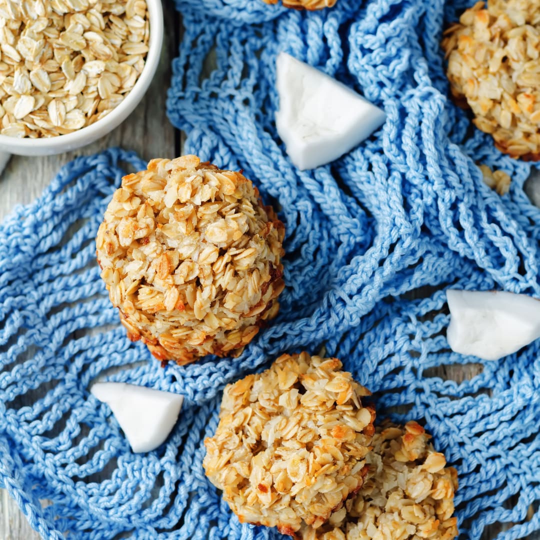 Sweet, chewy, salty- it's the perfect treat that satisfies all your cravings in just one bite - or four!

tinyurl.com/4h9zst7h

#MacaroniKID #EasyRecipes #BakingWithKids #FamilyFriendly #FamilyFun #DessertRecipes #NationalCoconutDay