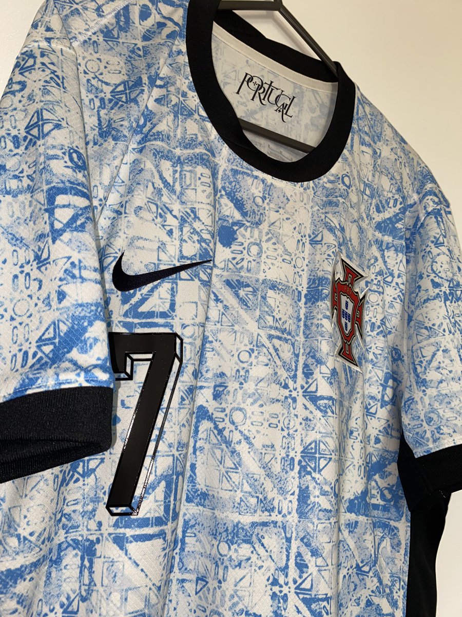 The best Euro 2024 shirt thanks to <a href="/Stubbsy365/">Luke</a> finally printed with Ronaldo 7️⃣, a superb pattern🏟️a clean look, hopefully worn at some point! and in to the collection🤩✅
#football #futbol #Ronaldo #cr7 #camiseta #footballshirt #footballshirtcollector #classicfootballshirts #goat