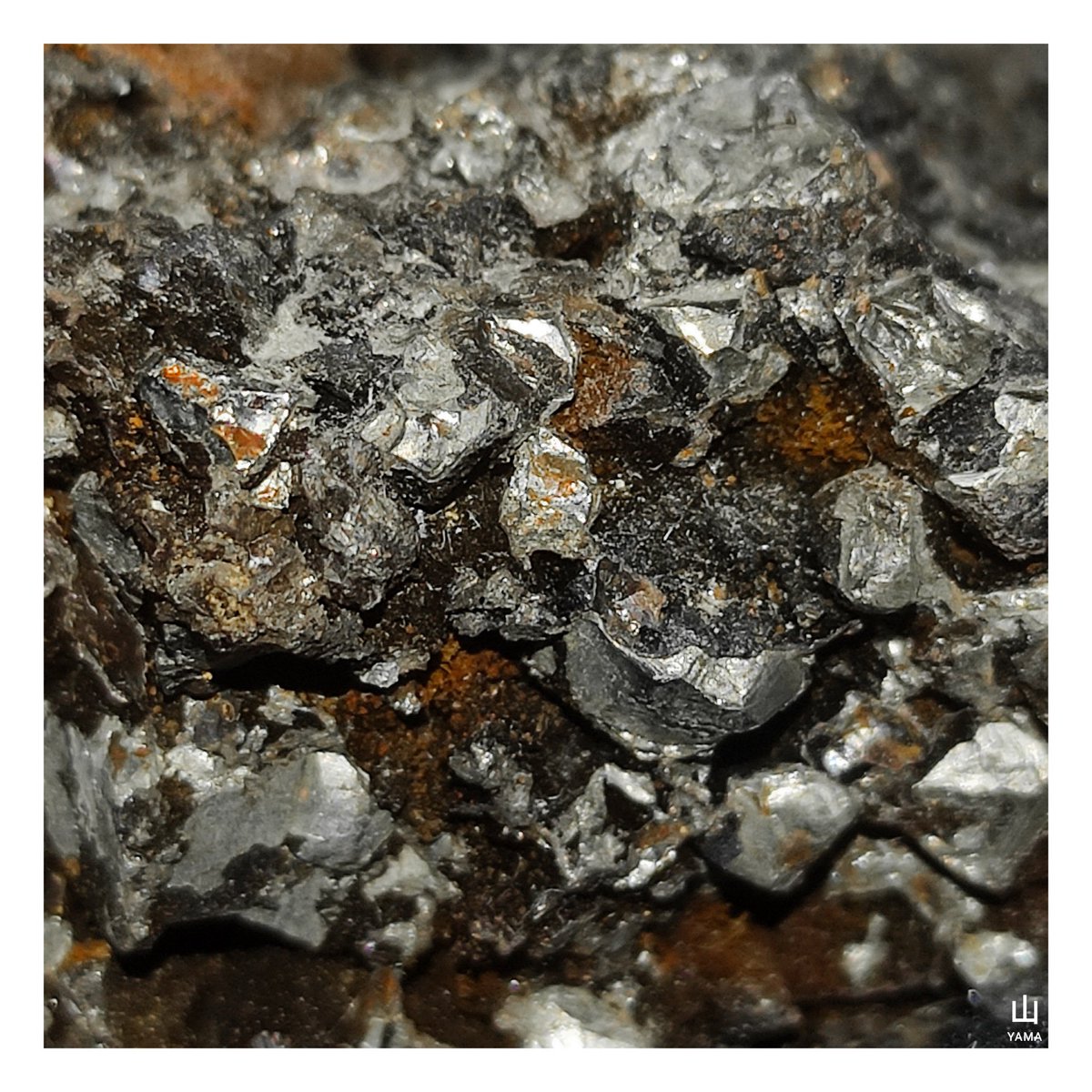 Yama_VP's tweet photo. •Pirite
#Pirite #Mineral #Minerals #Nature #Italy
#Photography
#Yama山 #山 https://t.co/HZzI6r77Zp