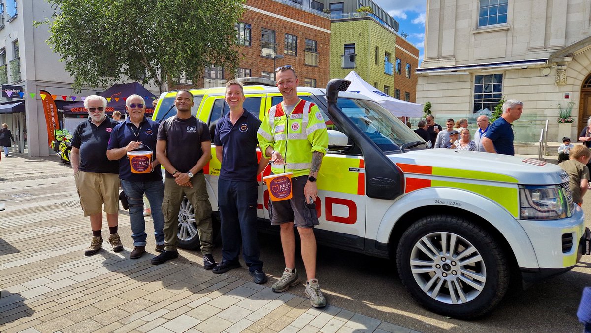 Was nice to bump into some colleagues at the Brentford Canal Festival. SERV SL provide life saving services to the NHS. To find out more please visit servsl.org.uk #BrentfordCanalFestival 🔷️🟣🔶️