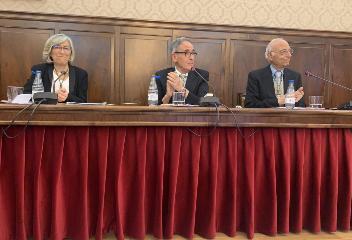 RACiencias's tweet photo. Ana Crespo, nombrada presidenta de la #raciencias. Sustituye al matemático Jesús María Sanz Serna quien ha agradecido la colaboración de todos los académicos durante sus seis años de presidencia

👉🏿 https://t.co/F82kVRRsDY https://t.co/fzHffVXz8z