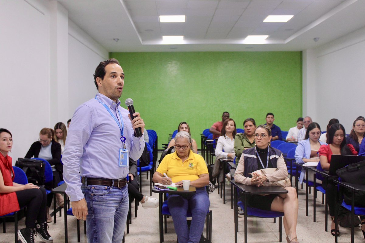 MisionONUCol's tweet photo. #Pereira. En capacitación sobre el Sistema Integral para la Paz dirigida a personeros y enlaces territoriales de Caldas y Risaralda, socializamos nuestro mandato y resaltamos la importancia de la justicia restaurativa en la construcción de paz. #DesdeElTerritorio 🕊️🇨🇴 https://t.co/CDkHgLUHe5
