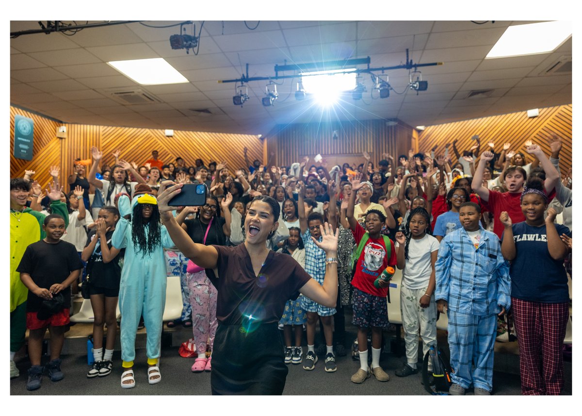 BTPhilly's tweet photo. Along with our surprise guest speaker @MarcellaBaietto it was also a pajama themed spirit day! Every student had the opportunity to dress in their comfiest and most stylish pajamas for a chance to earn SLC points!
#BreakthroughSpirit
#BreakthroughThanksYou
#BreakthroughTogether https://t.co/3JCzOgGgz6