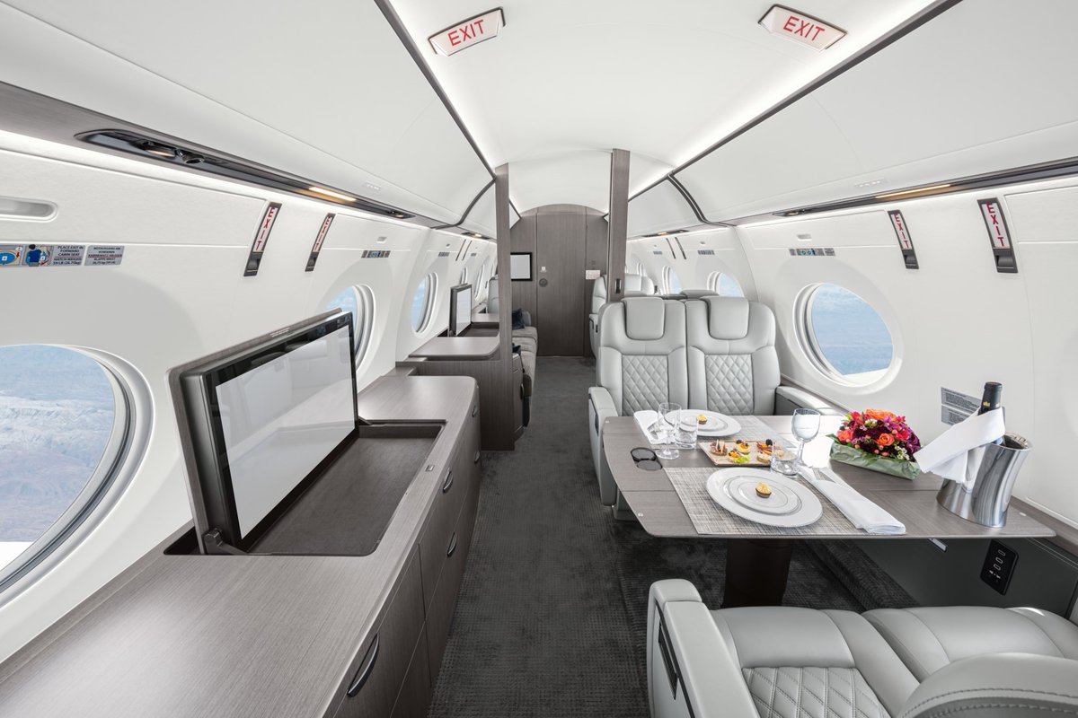 jetaviation's tweet image. Experience the world with our global charter fleet.

Model: Gulfstream G500
Seating: 13 passengers
Range: 5,000 nm | 9,260 km
Speed: 450 kts | 833 km/h
Endurance: 10:00 h

Start your journey at ow.ly/t6ZO50Sqhcp

#Aviation #BusinessAviation #FlyCharter #CharterWednesday