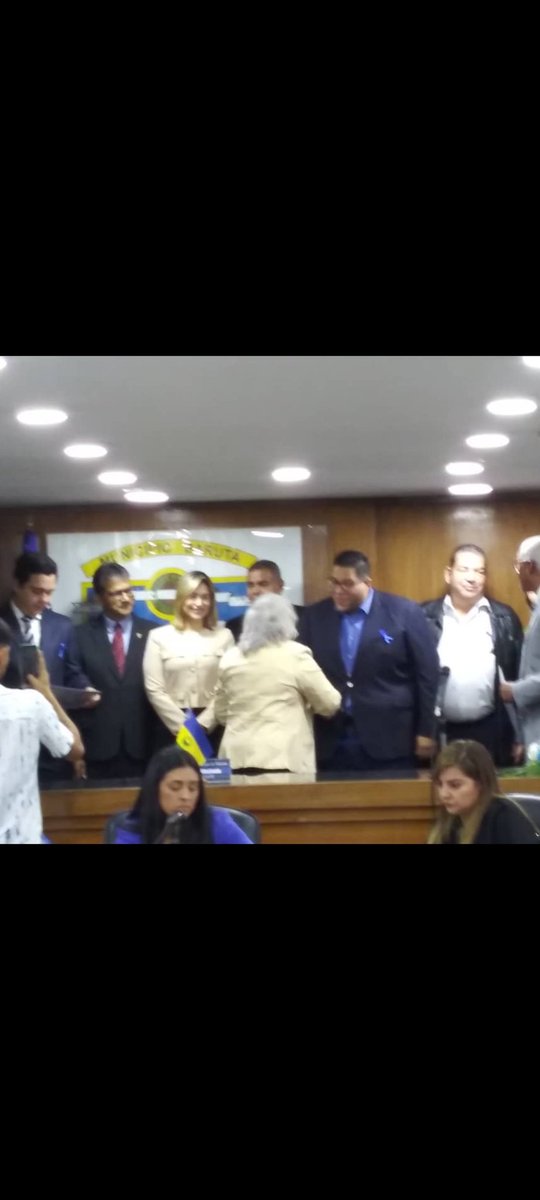 EducadoresMESR's tweet photo. #25Junio Concejo Municipal de Baruta reconoció labor de la prof  @raquel_fig en lucha contra el uso indebido e ilícito de las drogas en  Sesión Conmemoración del "Día Internacional de la Lucha  Contra el Uso Indebido y el Tráfico Ilícito de Drogas"
#SalvemosLaEducacion https://t.co/ms9T7XLLsX