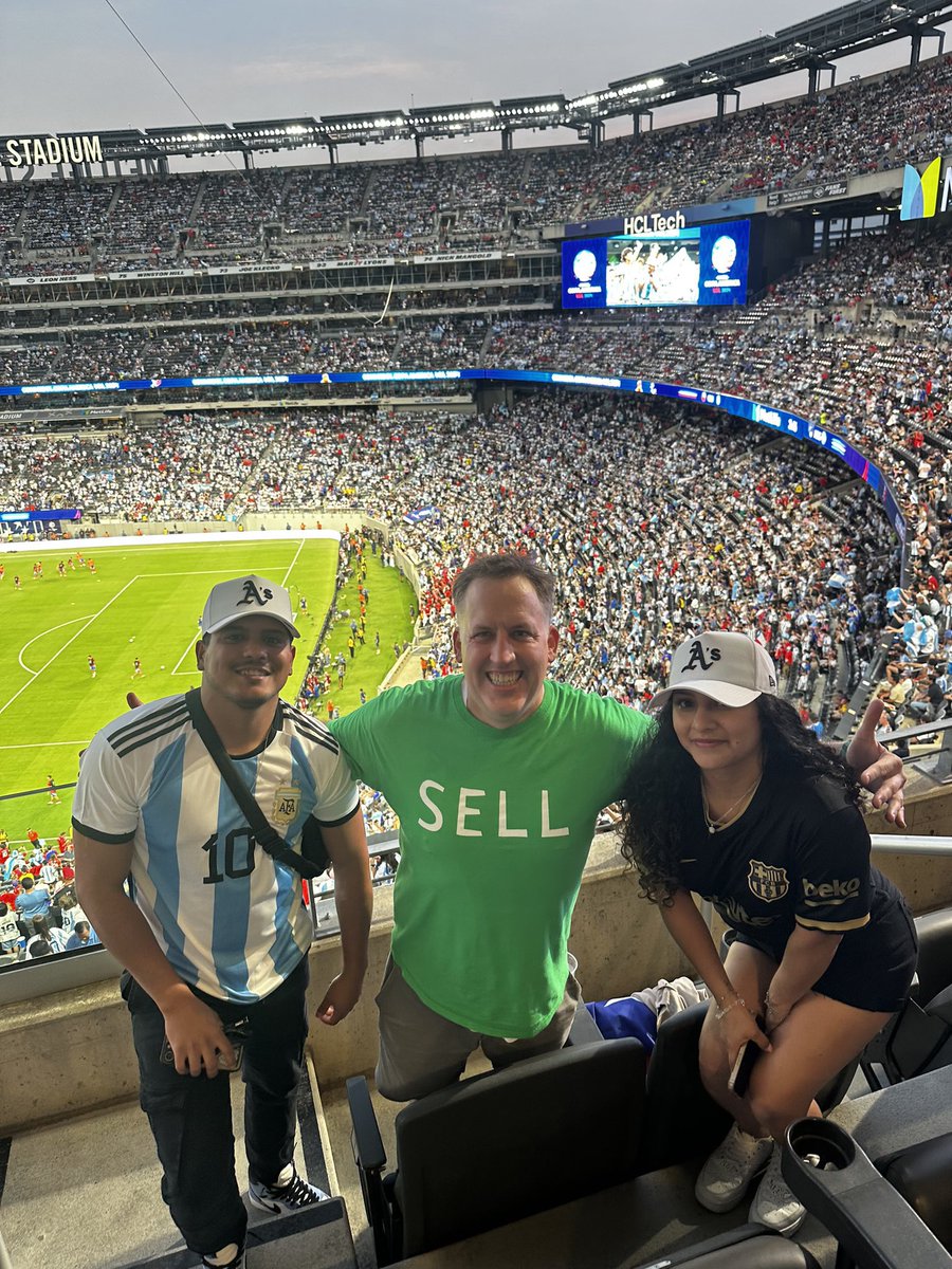 jvb43's tweet photo. We can now cross off New Jersey!
@SellFlagSteve was representing at MetLife Stadium last night for the Argentina vs Chile match.
#WorldSellTour #WorldSellMap https://t.co/EkRs0hEAPn