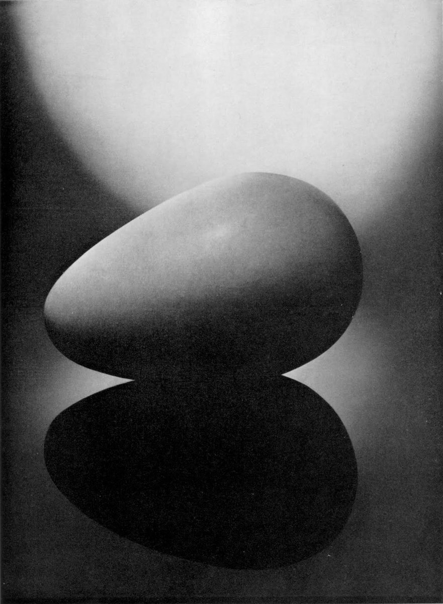 boncoreroman's tweet photo. One achieves simplicity despite one's self by entering into the real sense of things.
Simplicity is complexity itself.
(Constantin Brรขncuลi)
#semplicity #quote #philosophy #art #Sociology #inspiring #DomenicoDeMasi
Egg (Brรขncuลi, Beginning of the World): by Edward Steichen. https://t.co/hpoeILmeWT