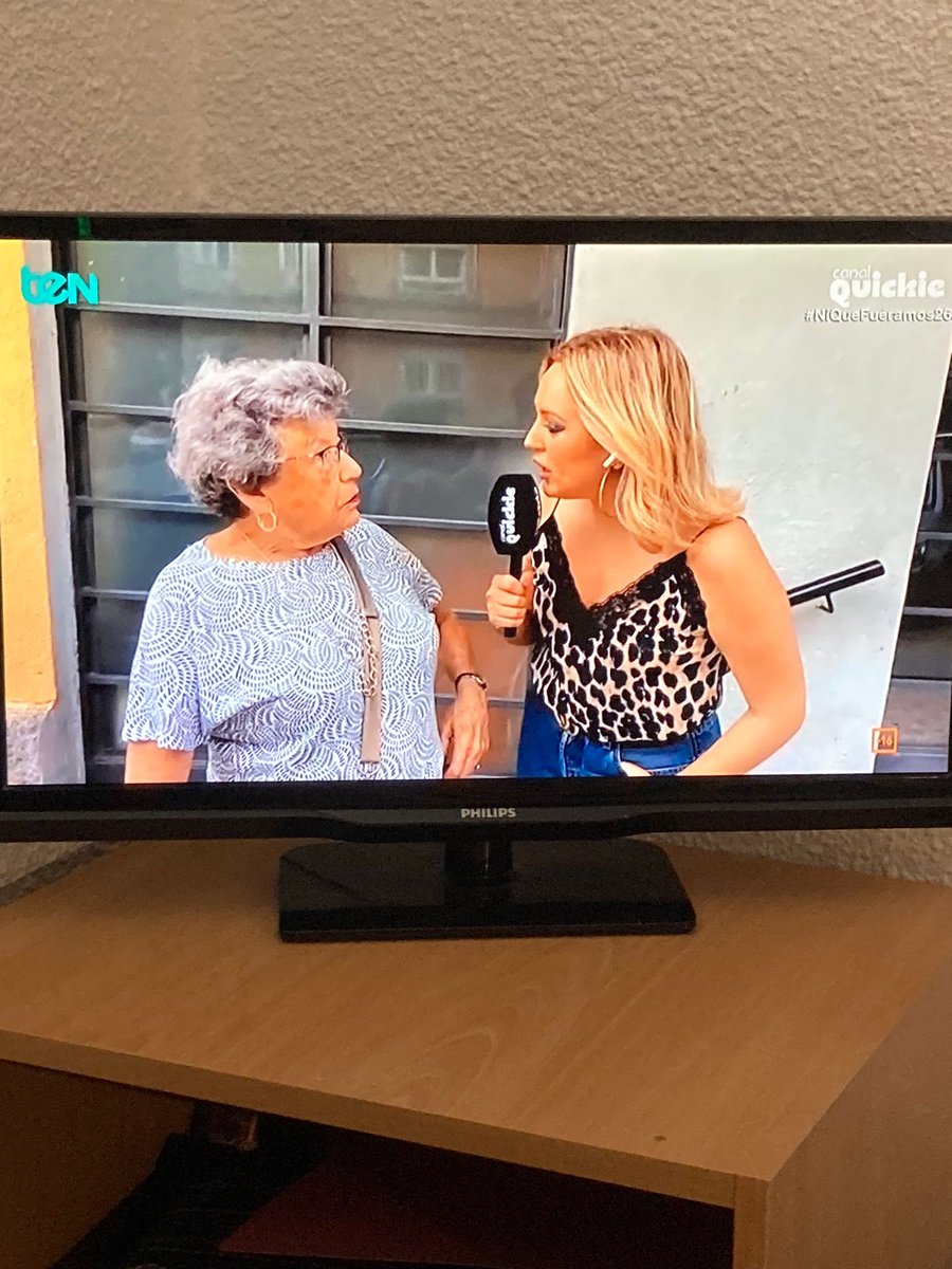 La gente es maravillosa. Y a MR no la merecemos, qué servicio. #Niquefuéramos26J