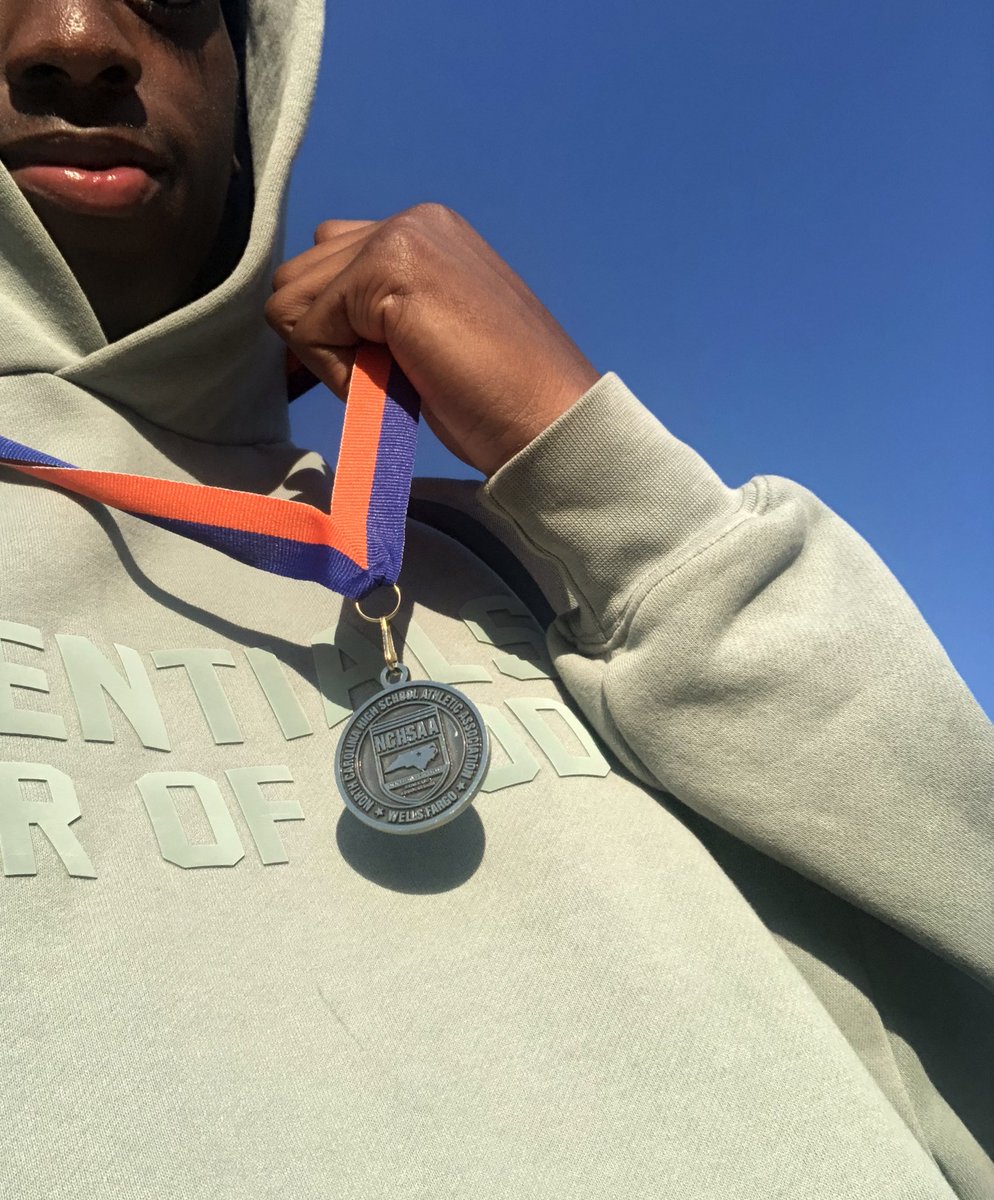 makel_233's tweet image. Name Makel Smith 2027 
Had a amazing track season went to state as a freshman and went to conferences and came in first for the 400m  NC a&amp;amp;t  have a amazing track can’t wait for next season 💯