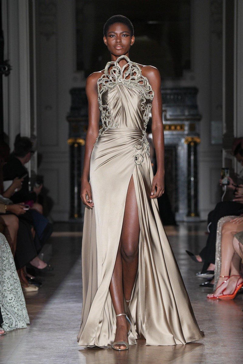 jacquemusx's tweet photo. Zuhair Murad Couture FW24 https://t.co/3Q08iwvXon