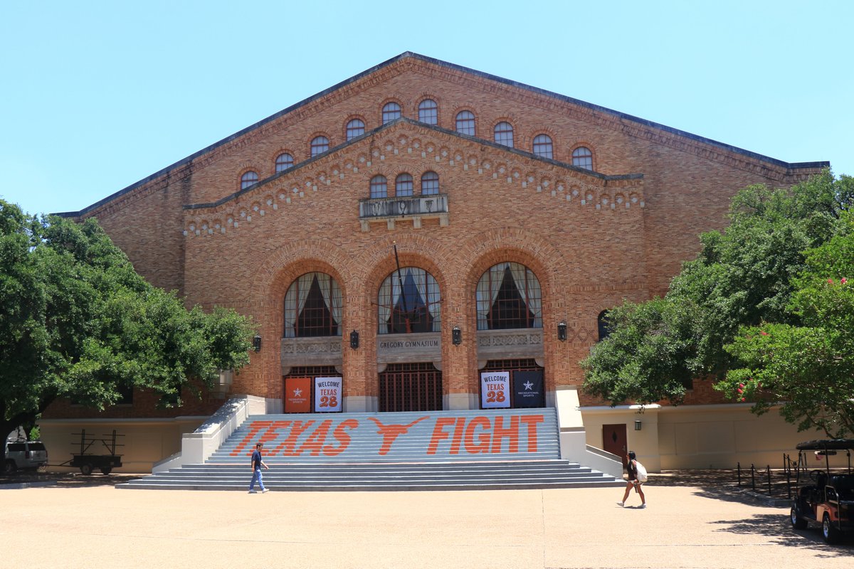 #PhotographyIsArt #photography #photooftheday #Austin #austintx #atx #texas #HookEm #hookemhorns #architecture #travel #volleyball #texasfight #longhorns
