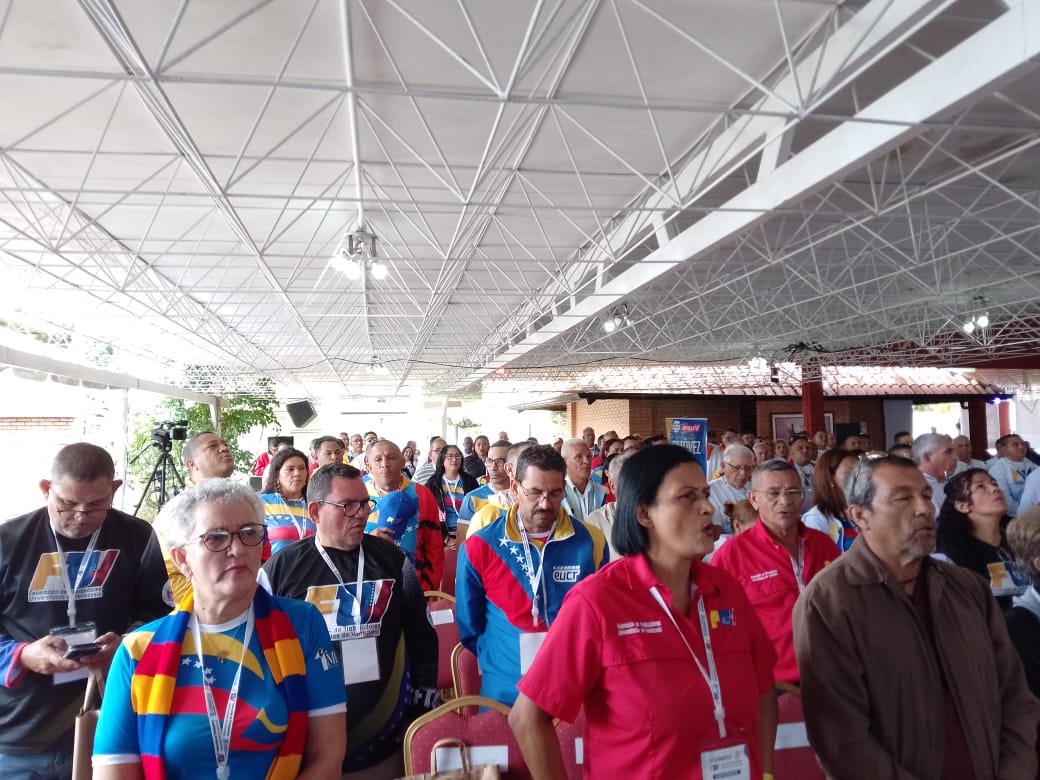 Este #26Jun de 2024, en el marco del VI Congreso de la <a href="/FtuvOficialVe/">Federación FTUV</a>, la Vicepresidenta del Consejo Legislativo del Táchira, dip Yeniré Chacón, también se hizo presente y manifestó total respaldo a las conclusiones recogidas durante esta cita de la clase obrera universitaria.