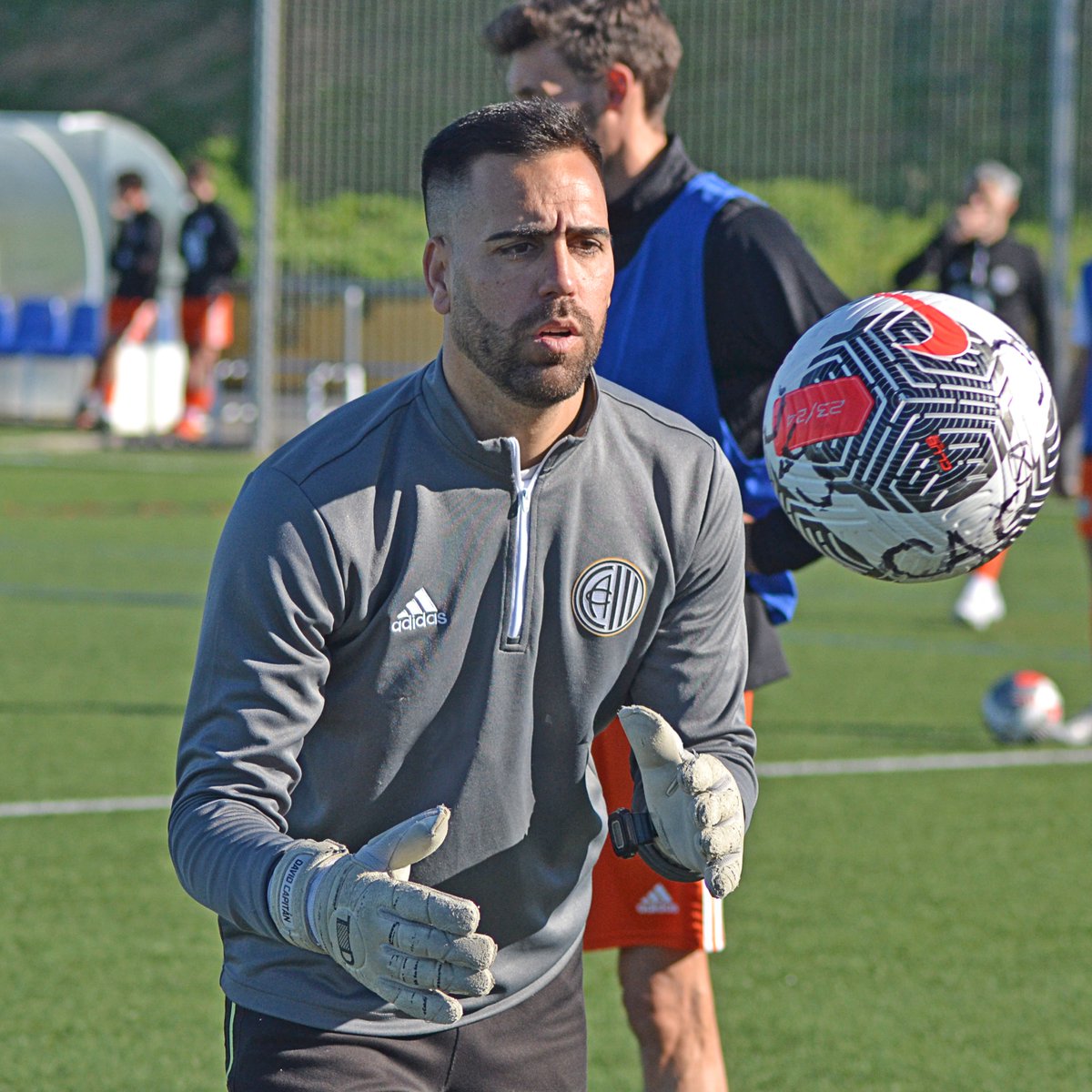 ClubAtlCentral's tweet image. 🖤👏 Con mucha humildad y trabajo duro has sido uno de los grandes responsables del grandísimo rendimiento en una portería que ha sido la menos goleada de la División de Honor. Eres enorme.

Infinitas gracias por todo tu trabajo

🖤🤍🖤🤍🖤🤍

#DaleCentral #SoñarEsGratis ⚫⚪⚽