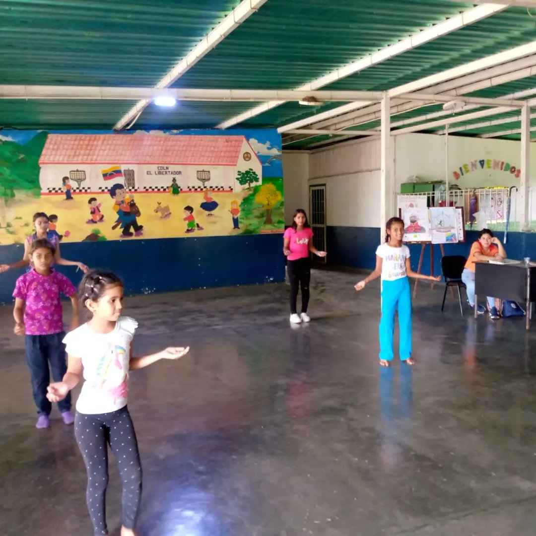 Orientación pedagógica a los niños y niñas de la CDLN El Libertador, también ensayo de bailes para el aniversario de la institución.
#FrnsEdoBolívar
#GestiónAngelMarcano
#NicoTieneElSon
@nicolasmaduro
@conciliaflores
@fnnsimon
@yajairaapsuv
<a href="/amarcanopsuv/">Ángel Marcano</a>
@_laavanzadora
