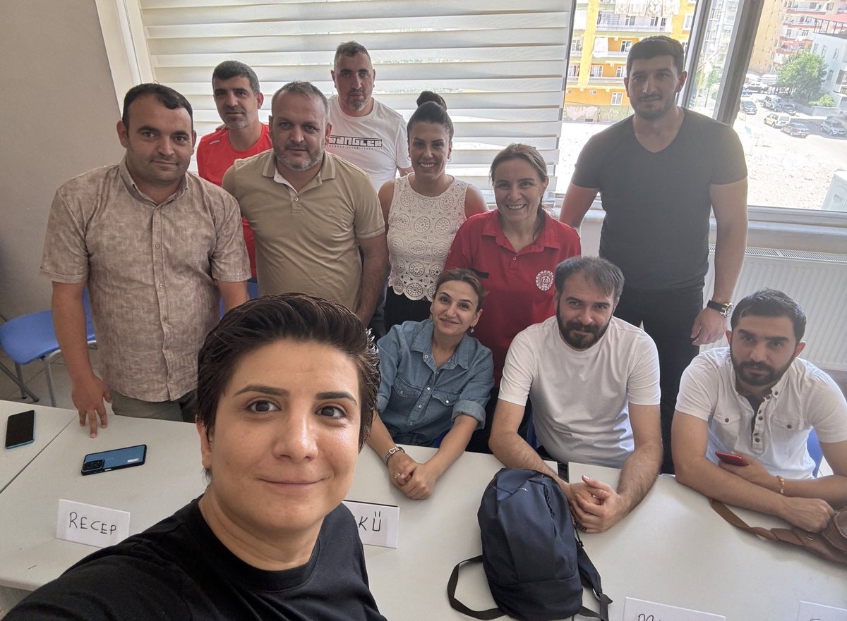 İlçe milli eğitim müdürlüklerimizdeki  personellerimize yönelik  yapılan ilk yardım eğitimimiz 🚨🚨🚨
@Yusuf_Tekin
<a href="/omurfatih/">Ömür Fatih Karakullukçu</a>
<a href="/ozkan_meb/">Özkan AVCI</a>
<a href="/cemalunal_/">C.ÜNAL</a>
<a href="/Murat4Kucukali/">Murat Küçükali</a>
<a href="/Mehmet_Bulut21/">Mehmet BULUT</a>
<a href="/MustafaKndrn21/">Mustafa Kandıran</a>