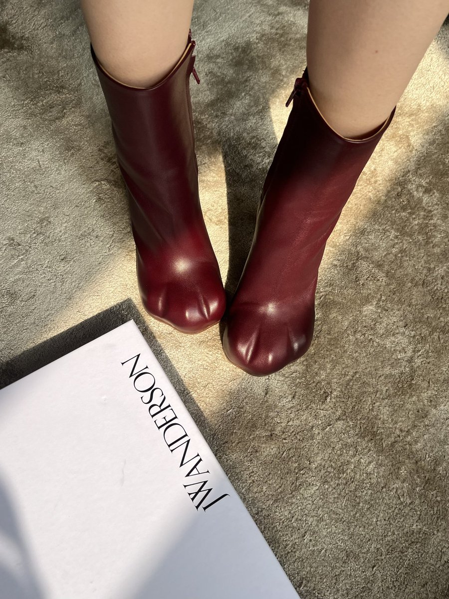 azunne's tweet image. 大地を揺るがす怒りを鎮めるために、マネーを生贄にして呼び寄せた俺の召喚獣🐾 無事、心の平穏が訪れました💸💸👼