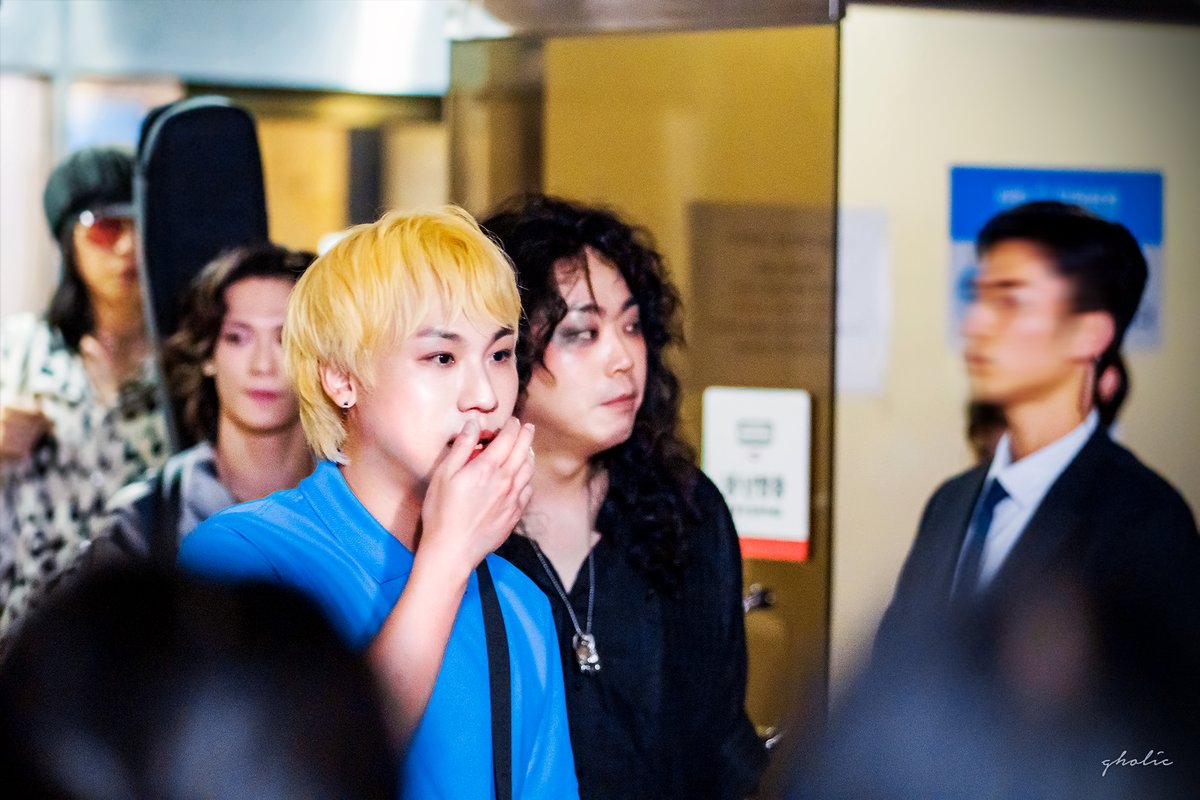 GUITARHOLICxxx's tweet image. 사람 너무 많아서 놀라는 중 🫢🫢🫢

#크랙샷 #crackshot   
240624 불후의명곡