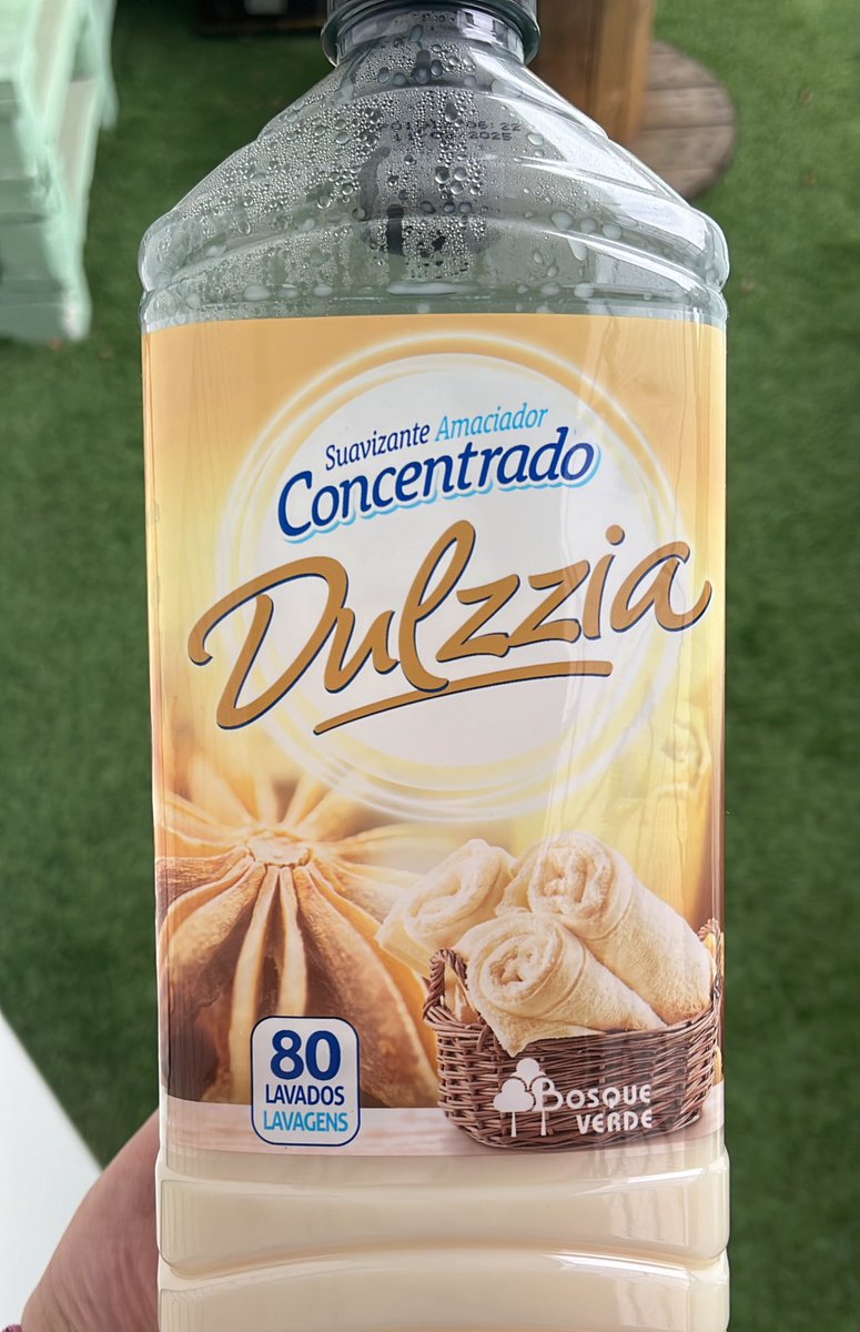 MrsPingan's tweet photo. @Mercadona ya no vais a volver a traer este suavizante? Porque hace un mes que no lo veo ni en la tienda online ni en la física https://t.co/gGBQw4mxlq