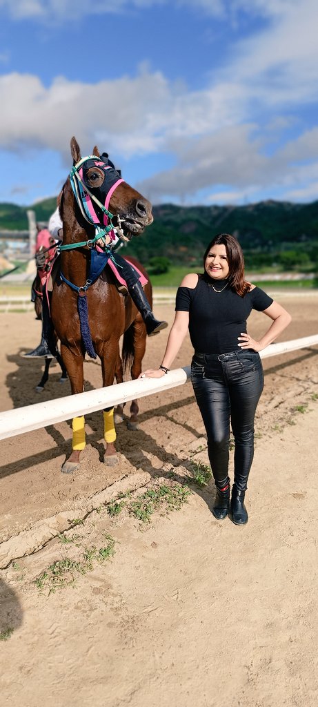 Soypatiyalodije's tweet photo. Feliz y bendecido miércoles ❤️🏇🏽 https://t.co/wmqUhcU0WH