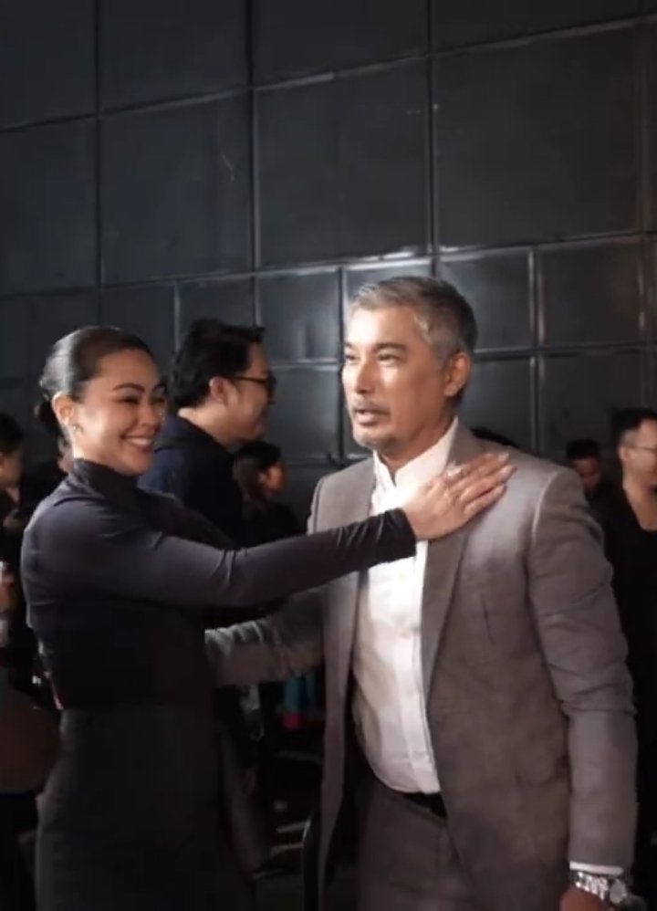 JodiBert24's tweet photo. After 16 years they're finally reunited my JodiBert heart 🥹🫶🏻

@APMartinez61 @JodiStaMaria

#AlbertMartinez #JodiSantaMaria #LavenderFields https://t.co/2ce08US3uR