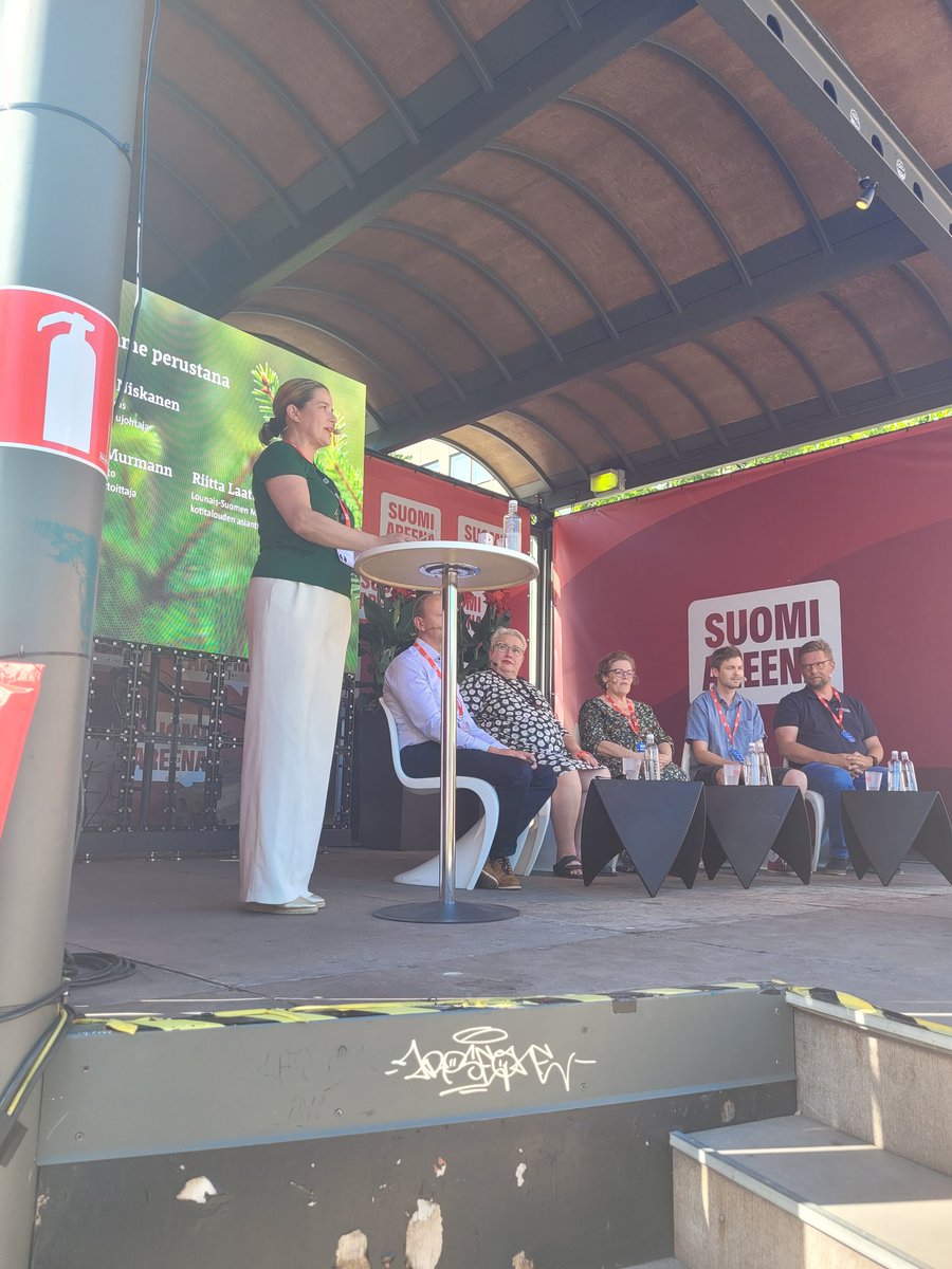 Metsät ovat aina olleet Martoille ja marttailulle tärkeä ja luonteva toimintaympäristö. Mm. luonnontuotteiden kerääminen, tunnistaminen ja käyttö ovat merkittävä osa toimintaamme, toteaa <a href="/MarttaManna/">Marianne Heikkilä</a> avatessaan <a href="/Marttaliitto/">Marttaliitto</a> metsäkeskustelun #SuomiAreena #martat125