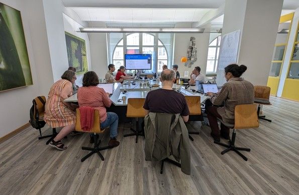 OpenRefine's tweet image. #OpenRefine #BarCamp was last week in Berlin, Germany, and online! We had lots of amazing conversations about things we'd like to see in OpenRefine, #DataVizualization, #OpenAPI, and challenges around #training users. This was also the opportunity to meet long-time contributors