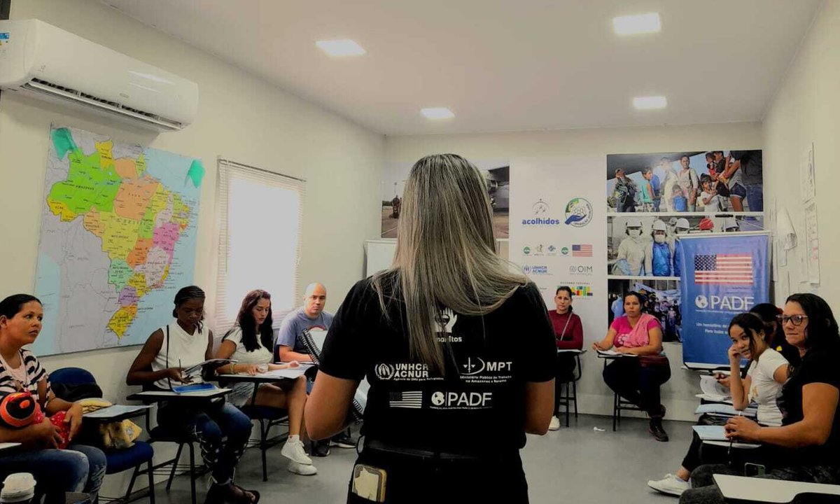 Hermanitos.org.br (@hermanitosorg) on Twitter photo 👉🏾 Curso de operador de caixa, voltado para 20 beneficiários, em Boa Vista (RR).
🤝 Esta iniciativa é realizada pelo Hermanitos e faz parte do Programa Integrando Horizontes, desenvolvido pela <a href="/padfbrasil/">PADF Brasil</a> com apoio dos Estados Unidos <a href="/stateprm/">Bureau of Population, Refugees, and Migration</a>. 👉🏾 Curso de operador de caixa, voltado para 20 beneficiários, em Boa Vista (RR).
🤝 Esta iniciativa é realizada pelo Hermanitos e faz parte do Programa Integrando Horizontes, desenvolvido pela <a href="/padfbrasil/">PADF Brasil</a> com apoio dos Estados Unidos <a href="/stateprm/">Bureau of Population, Refugees, and Migration</a>.