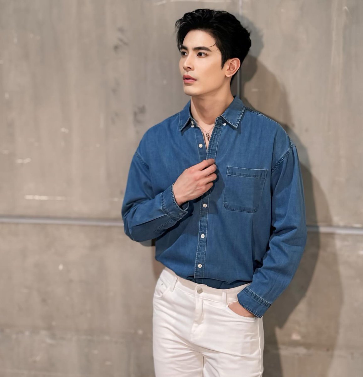 sonyukedotcom's tweet photo. โอ๊ยยยย พ่อ!!! หล่อตะโกนมว๊ากกก
#makeupby👉🏻 @gwenmakeup
#hairstylebynammon👉🏻 @nammon0602 Credit : IG @nammon0602 #sonyuke #sonyukedotcom https://t.co/ghFnvp1MKN