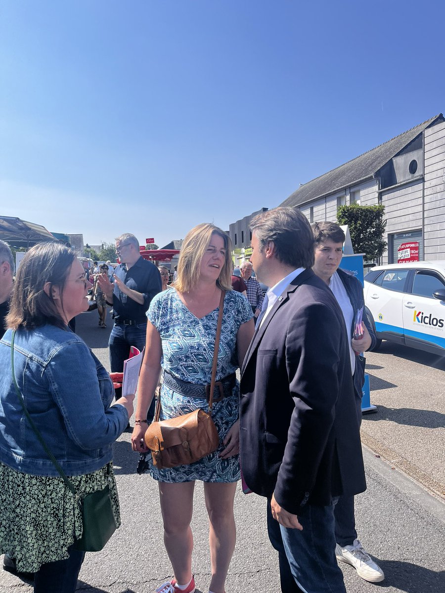 Loïg Chesnais-Girard (@loigcg) on Twitter photo 🗳️Ce matin à Landivisiau avec <a href="/FCuillandre/">François Cuillandre</a>, au côté de <a href="/GladysGrelaud/">gladys grelaud</a>, candidate aux #LegislativesAnticipées sur la 5ème circonscription du Finistère.
Nous avons pu dire aux habitants rencontrés que Gladys sera demain une force à l’Assemblée nationale ! 🗳️Ce matin à Landivisiau avec <a href="/FCuillandre/">François Cuillandre</a>, au côté de <a href="/GladysGrelaud/">gladys grelaud</a>, candidate aux #LegislativesAnticipées sur la 5ème circonscription du Finistère.
Nous avons pu dire aux habitants rencontrés que Gladys sera demain une force à l’Assemblée nationale !