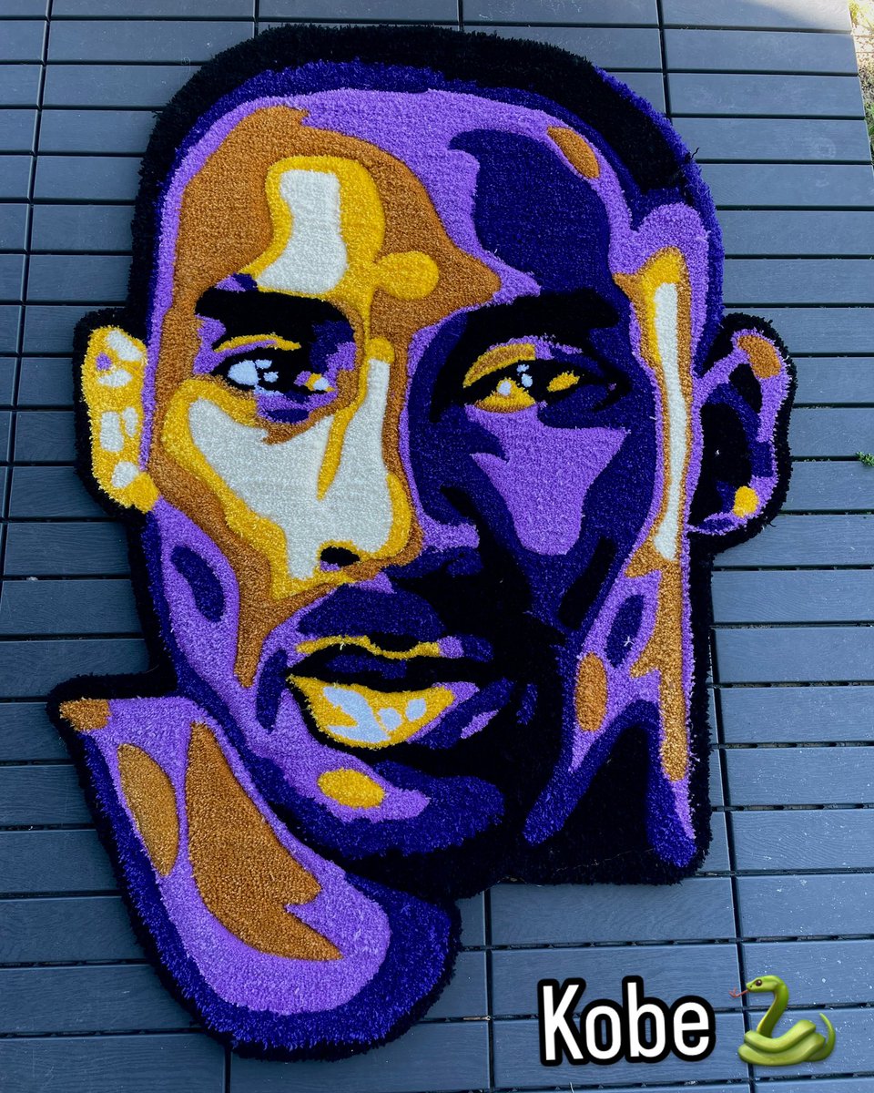 vnds24's tweet image. Second time making a portrait rug .. 🧶 🐍