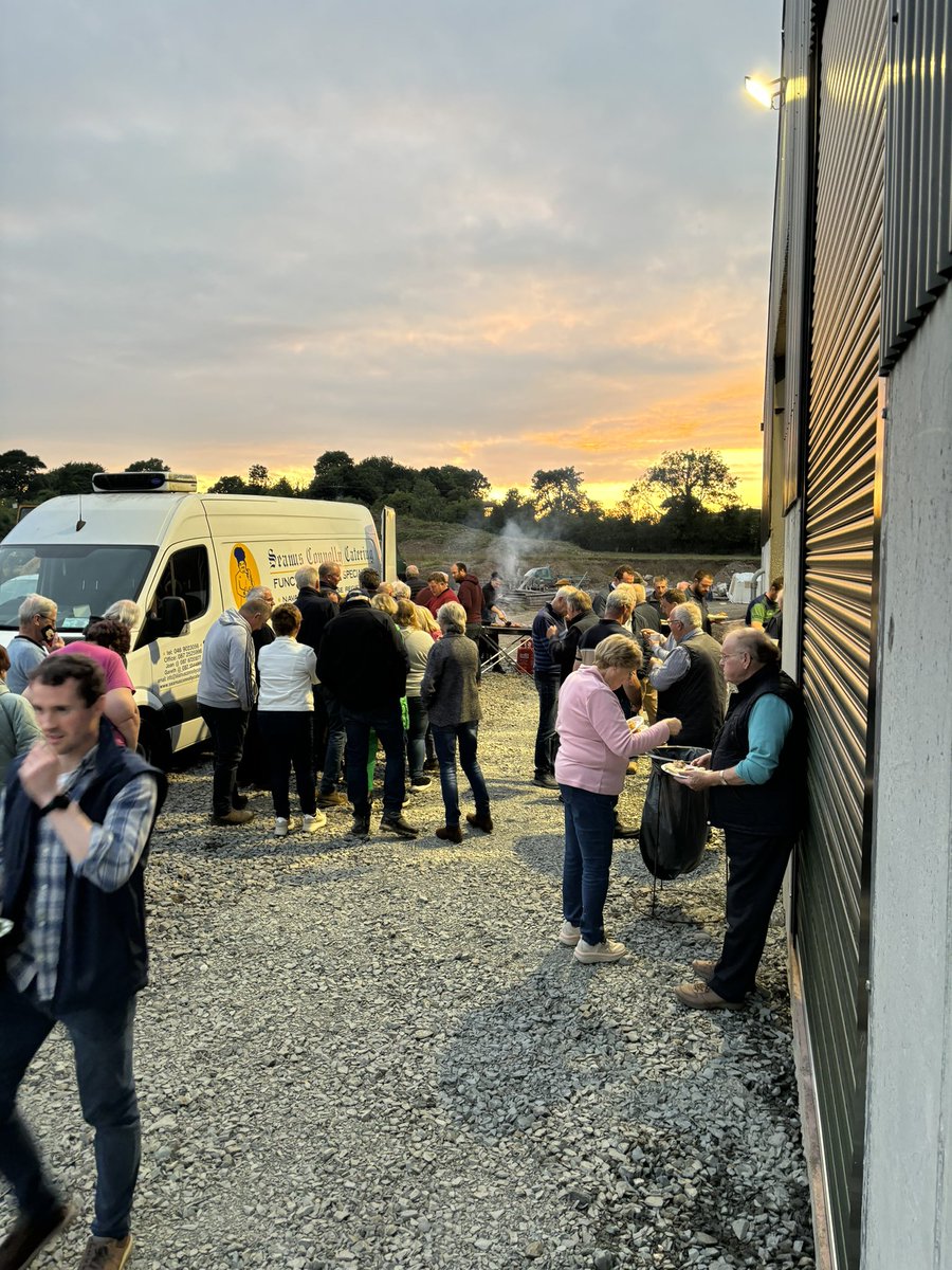 Meath IFA held their Summer event on the farm of Patrick &amp; Dominic Horgan last night. Great turnout for an excellent event. IFA President <a href="/gormanifa/">Francie Gorman</a> addressed the meeting and everyone enjoyed a burger at the end of the night. <a href="/IFAmedia/">Irish Farmers' Association</a>