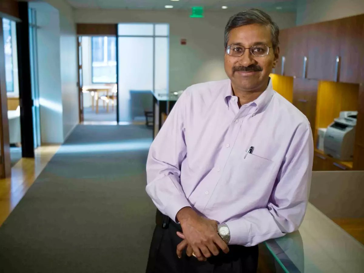 Uttupaaji's tweet image. This Indian American billionaire is the reason why Google exists🤯