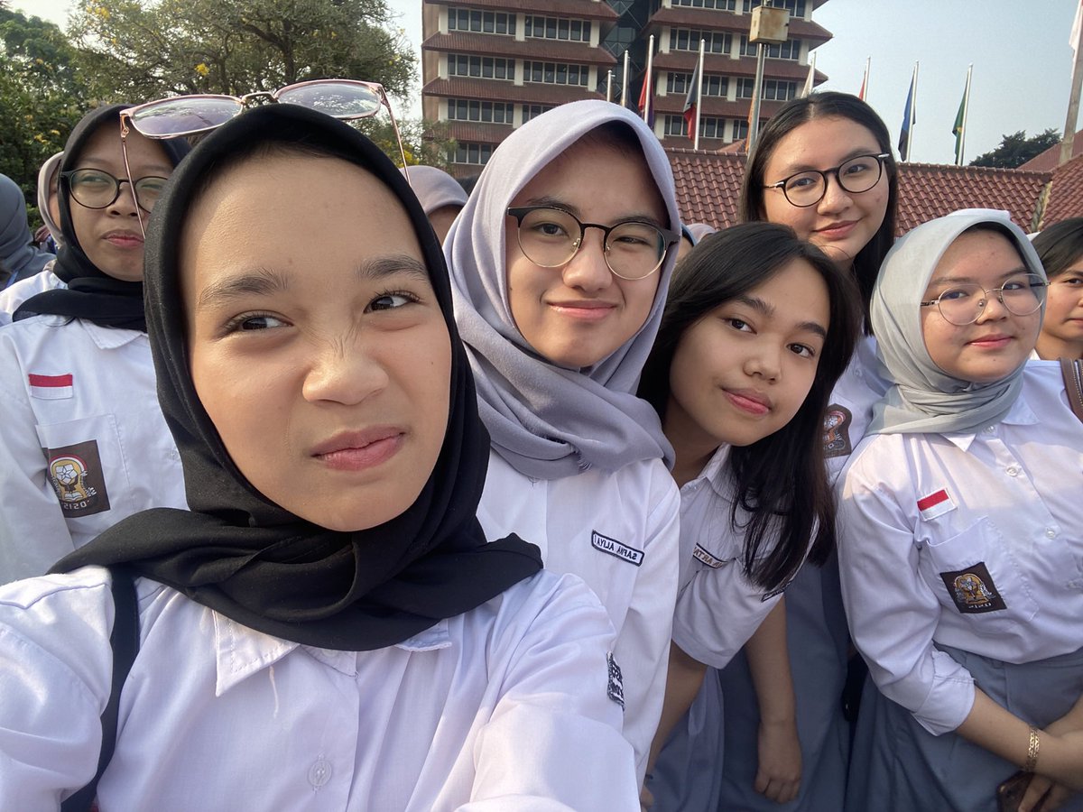 deyylagi's tweet photo. kinda miss agit era (except periode ujian-ptn i could die man) https://t.co/xKhmhoK6bx