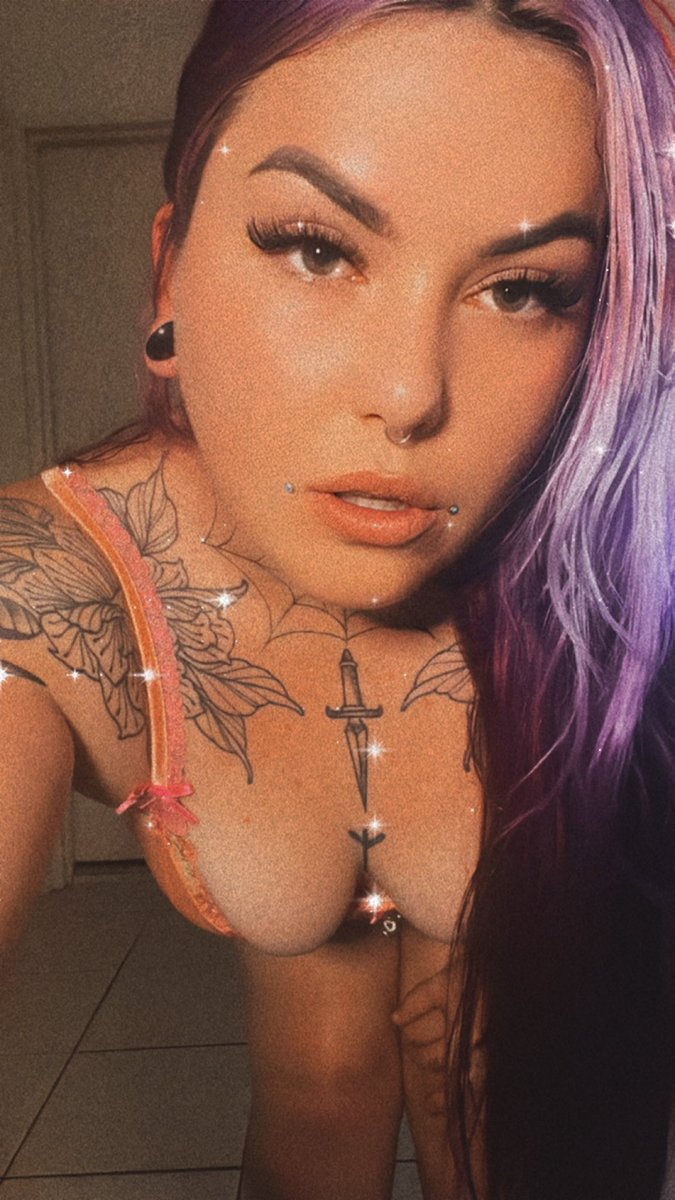 tattedvirghoe's tweet photo. Look ๐! Not here ๐๐คญ
#4daddy #cumtributeูs #hornรฟ #nsfwtwt? #altbabe #milfmommy #breeding https://t.co/vGNXjbN75p