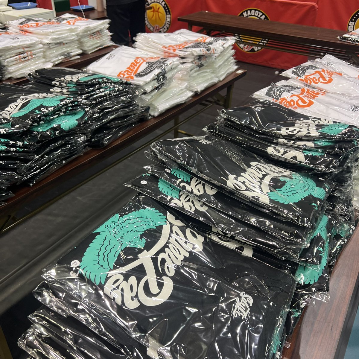 .
本日、能登半島地震チャリティーTシャツの利益全額(経費除く)と自費分を合わせた、100万円を義援金として日本赤十字社に寄付させていただきました。
この活動が少しでも何かのきっかけになれば幸いです。本当にたくさんのご協力ありがとうございました‼︎