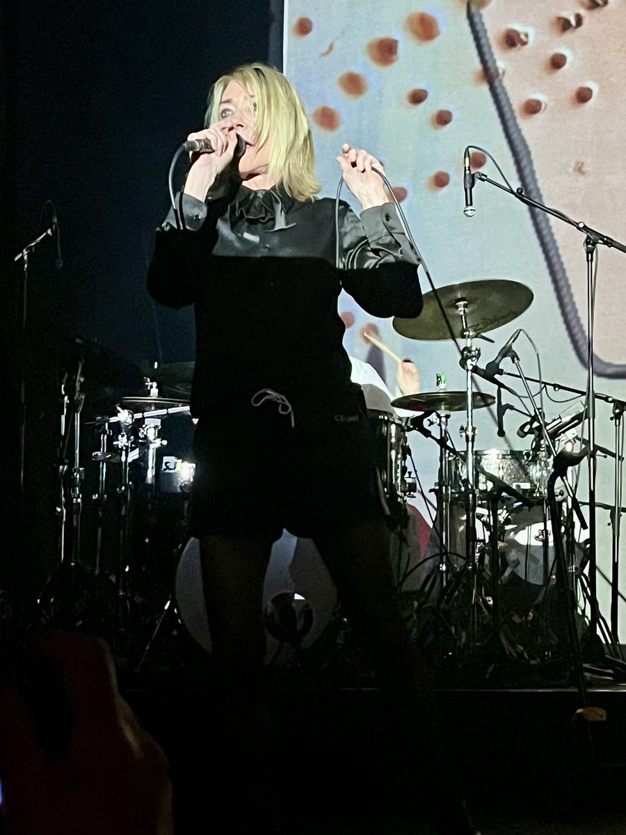 leafygreene's tweet photo. Kim Gordon @KOKOLondon 👸🎸💖 Incredible band and fairytale venue too ✨ https://t.co/rWOUyg14Od