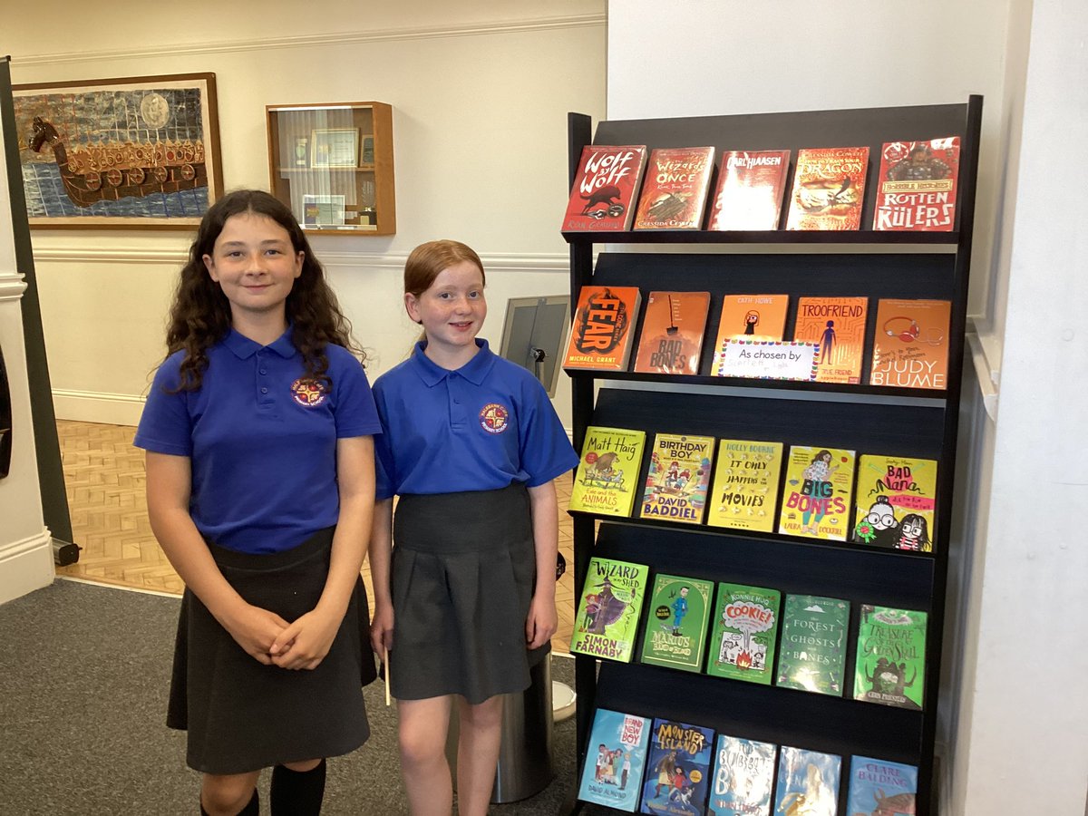 halebank_sch's tweet photo. Reading is cool 😎 We have created displays and found some fantastic new books to read this summer 🌞 #HBEnglish #HBReading #summerreadingchallenge @HaltonLibraries https://t.co/DZR39Bg6Lx